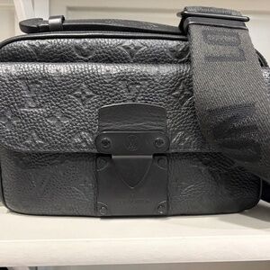 Louis Vuitton S Lock Messenger